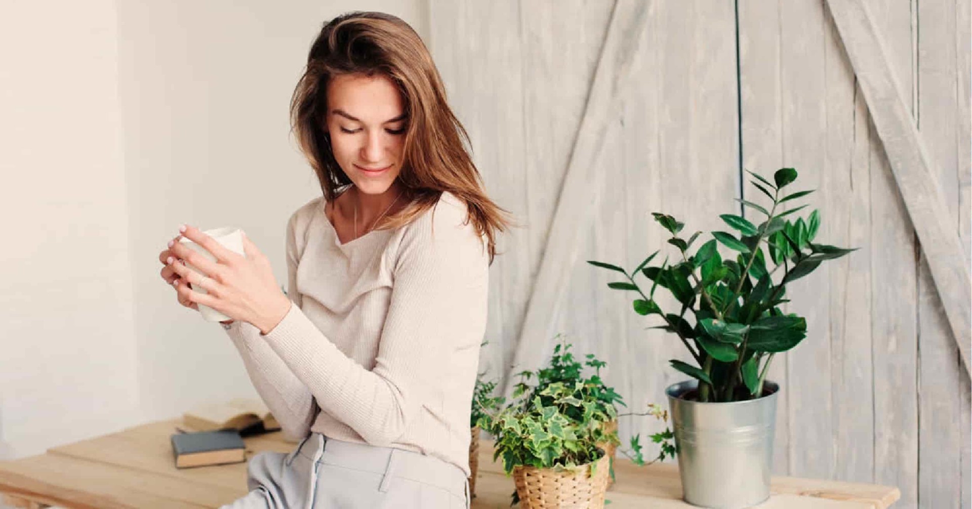 Una mujer debe ser bella en casa o fuera de ella.