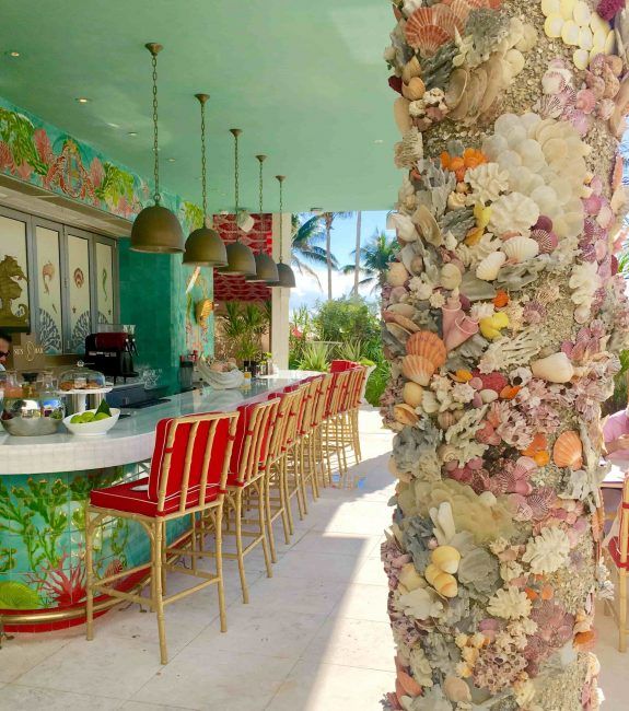 Cafeterías llenas de color y un buen café hacen de esta una ciudad cosmopolitan.