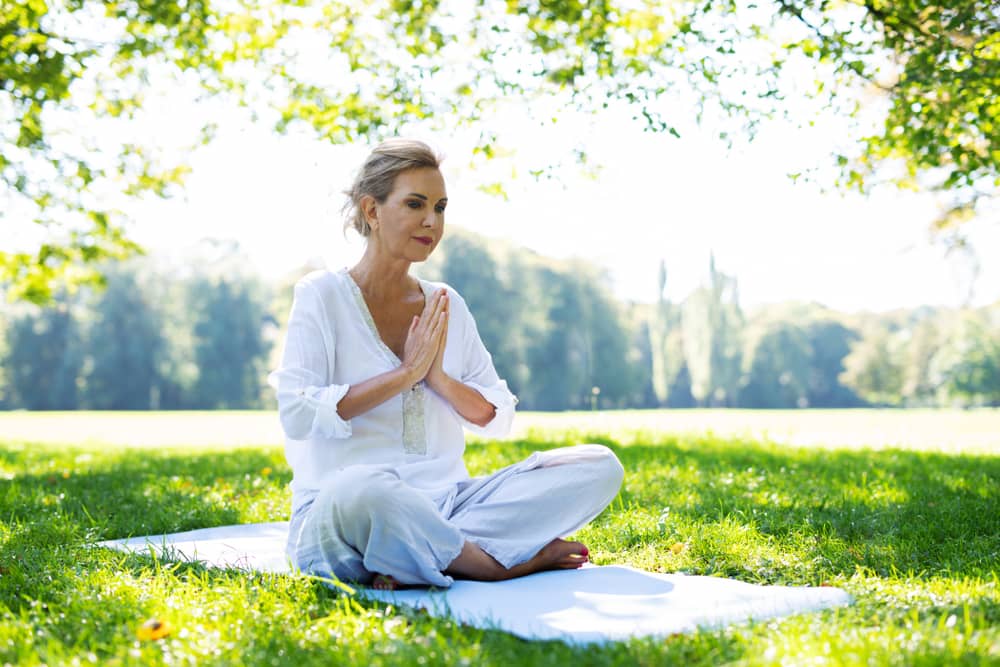 Meditar en la naturaleza es una bendición.