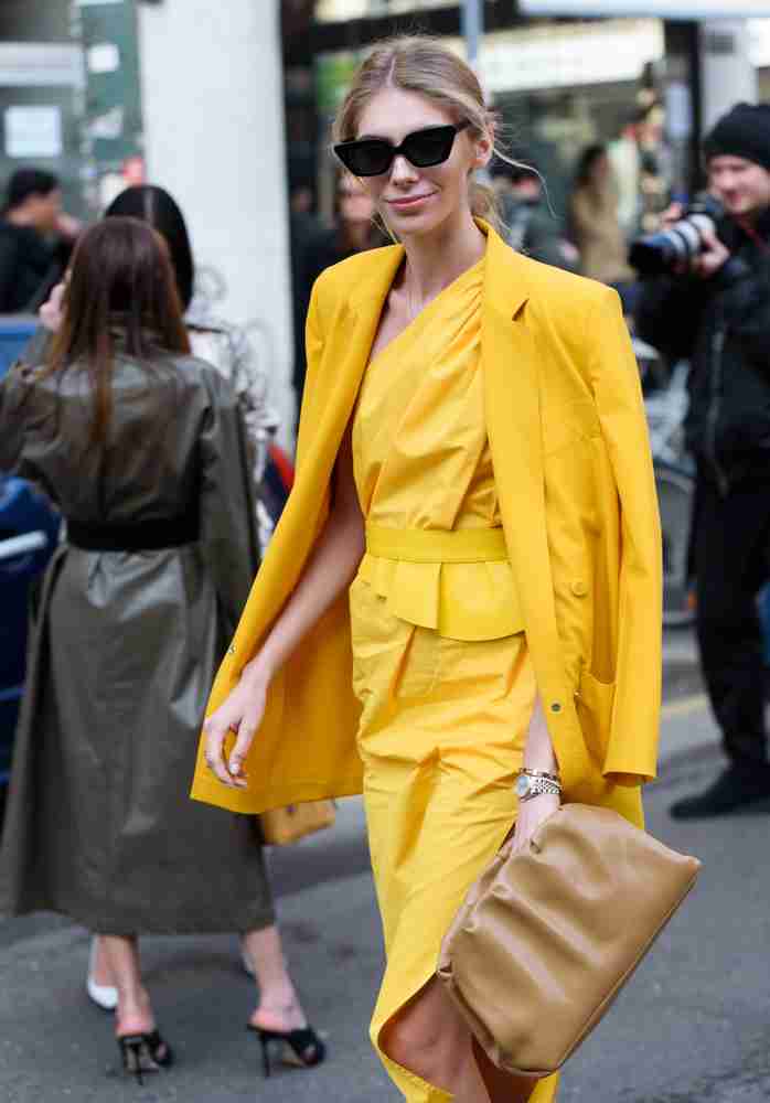 Vestir trendy es vestir con lo último en outfit que muestran las pasarelas. Tu outfit habla de ti.