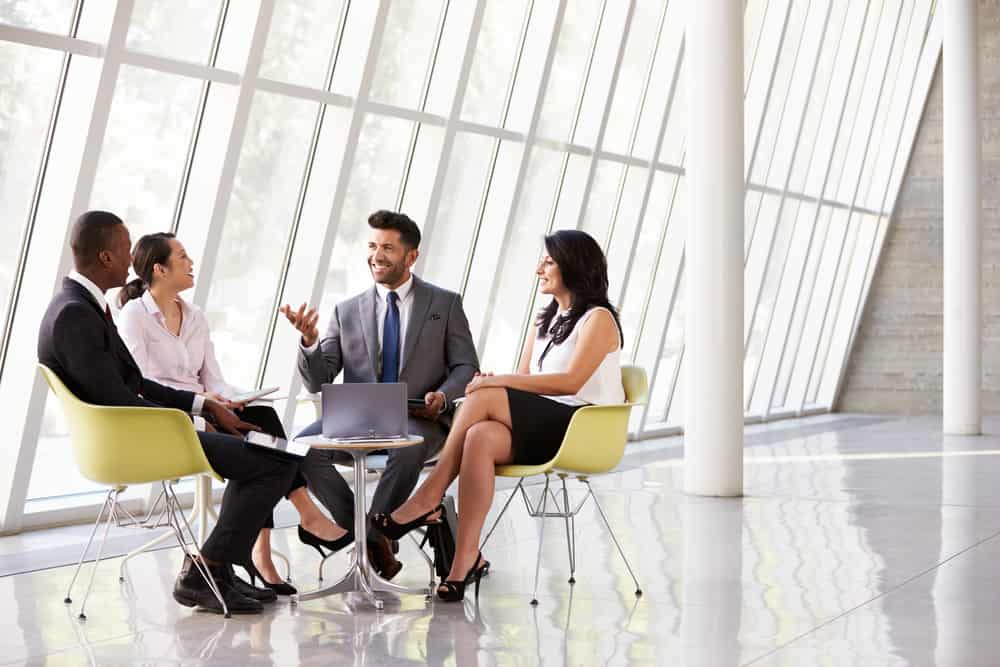 La simpatía es un rasgo importante en la personalidad de un lider para hacer empatía con su equipo