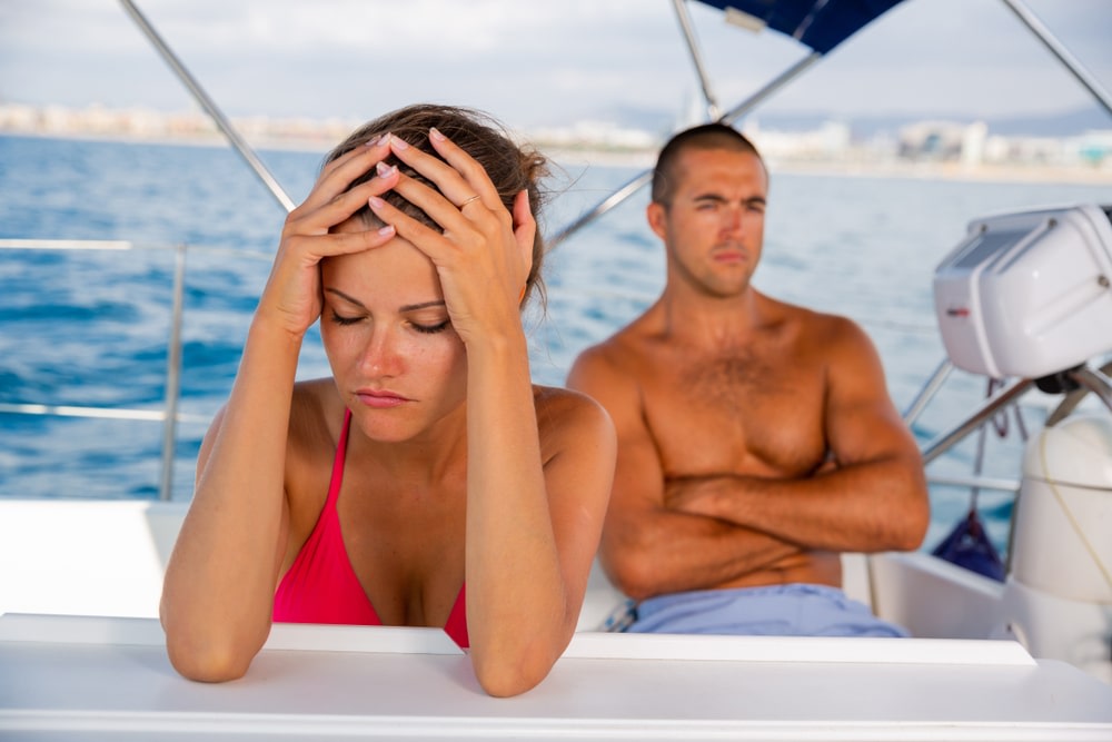 Estar casada sintiendo desamor de parte de tu pareja es sumamente triste. Sostener un matrimonio sin amor no es fácil, pero tampoco es imposible. Eso dependerá de ti