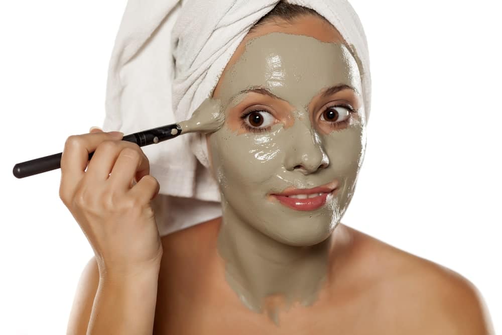 Los productos naturales son ideales para cuidar la piel del cuello y el rostro. Prepara tu mascarilla en casa.