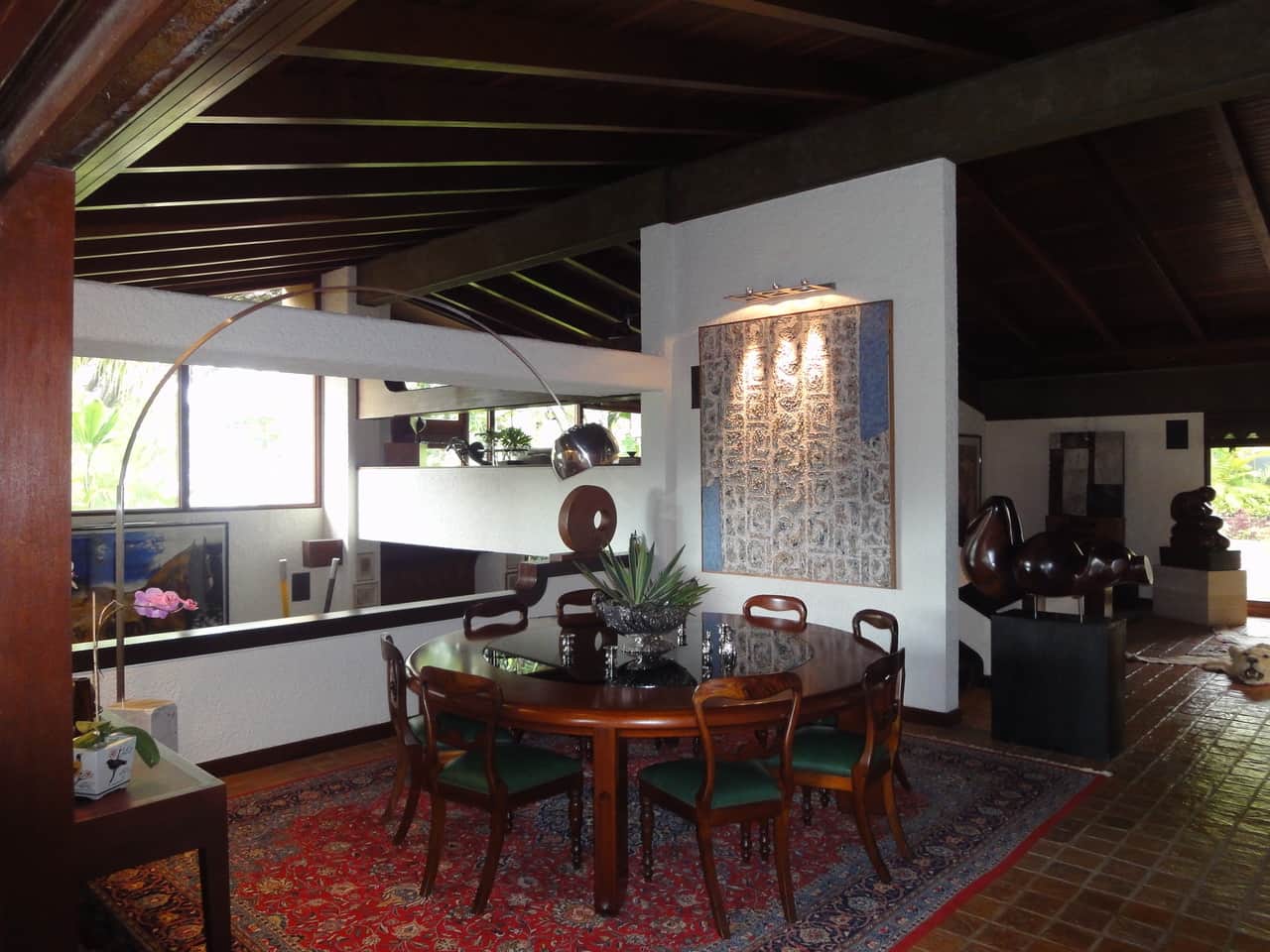 El comedor segun la decoración Feng Shui debe exhibir solo lo que se necesita 