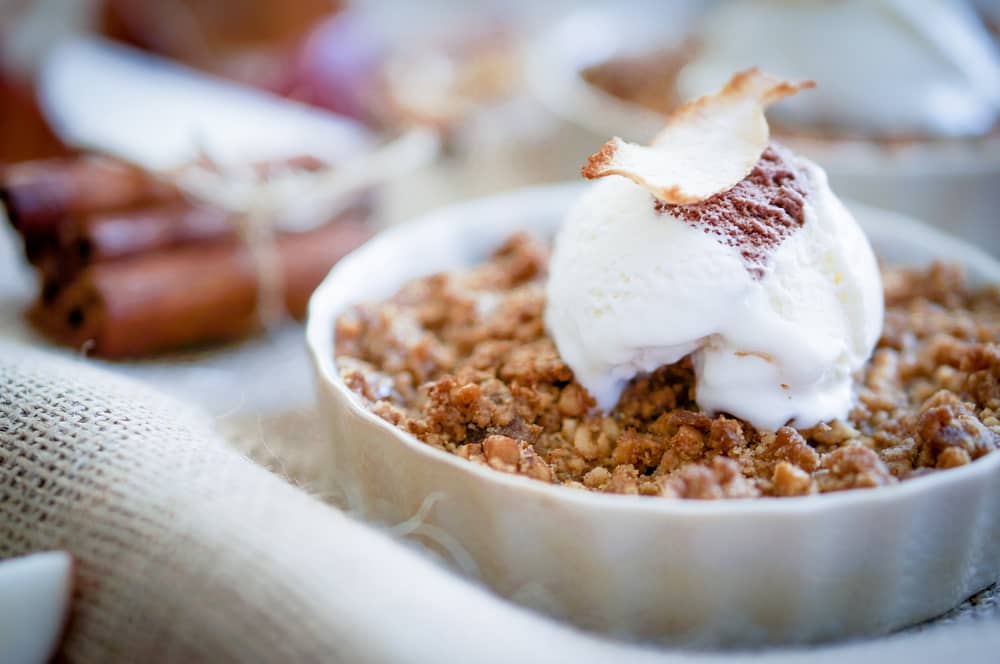 El apple crisp es el postre ideal para endulzar la celebración de Thanksgiving