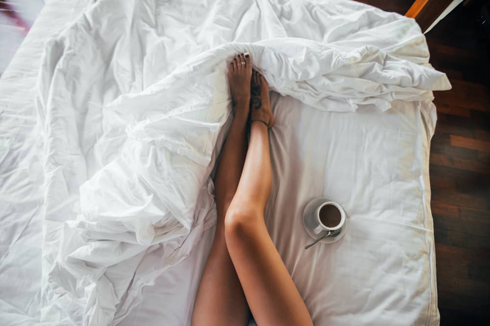 Los beneficios que el café puede aportar al organismo son incomparables con los efectos que el café descafeinado puede causar en nuestra salud. Comenzando porque el proceso de descafeinado puede causar a la larga enfermedades al sistema nervioso.