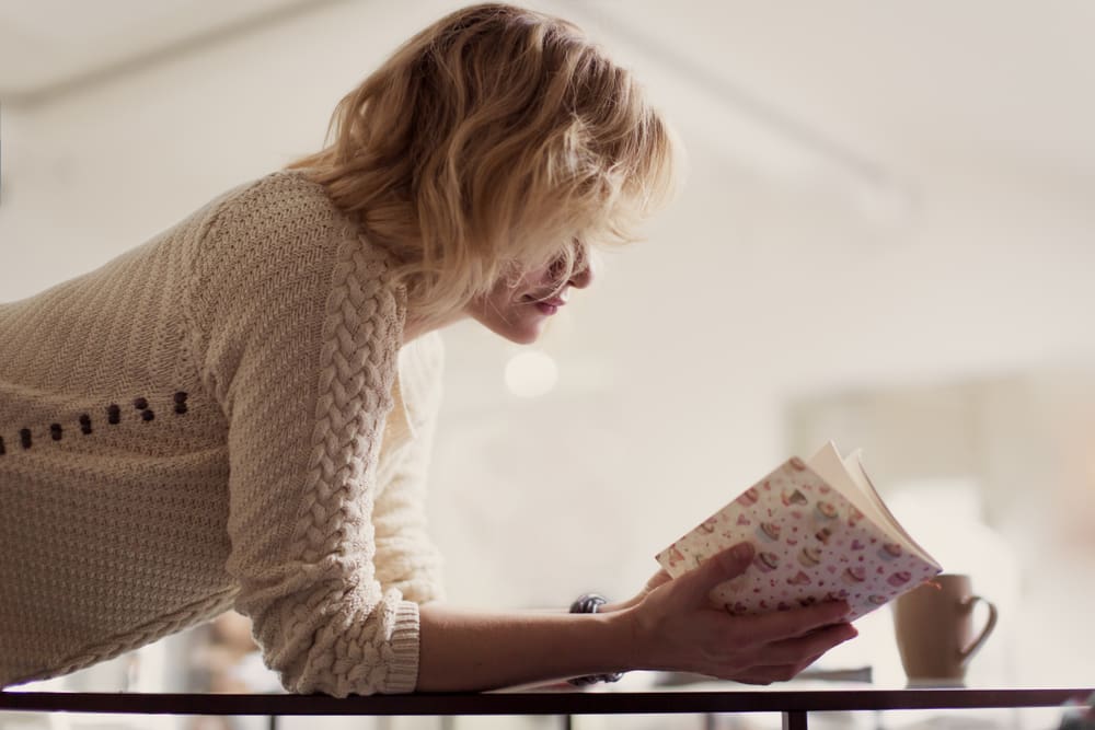 La soledad crónica es una enemiga de tu salud y de tu bienestar. No es una opción si quieres ser feliz y sentirte saludable emocionalmente.