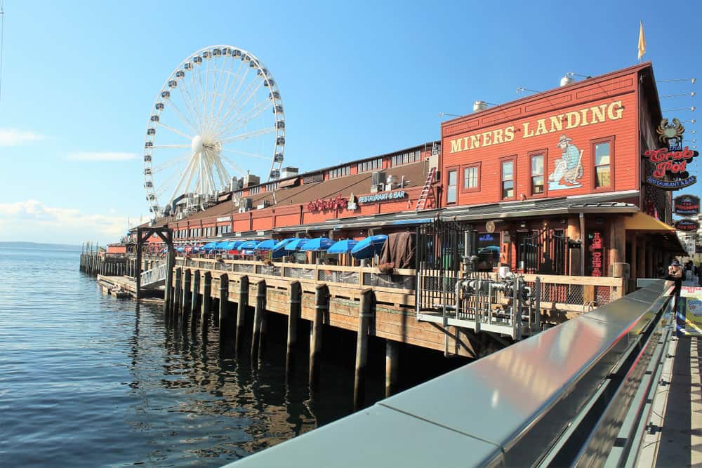 El Seattle Great Wheel tiene vistas preciosas del mar y de la ciudad. Seattle en Washington es una ciudad para hacer slow travel y disfrutar da cada uno de los lugares propios de este hermoso destino.