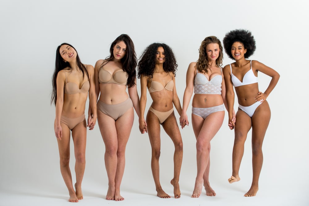 Además de definir los tipos de cuerpo de cada una para vestir acorde a tu personalidad y estilo, es aconsejable que lleves una alimentación saludable y te sientas orgullosa de mostrarte tal cual eres!