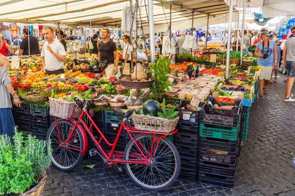 Comprar vegetales y frutas a los vendedores locales es una tendencia para cuidar tu salud en el 2021