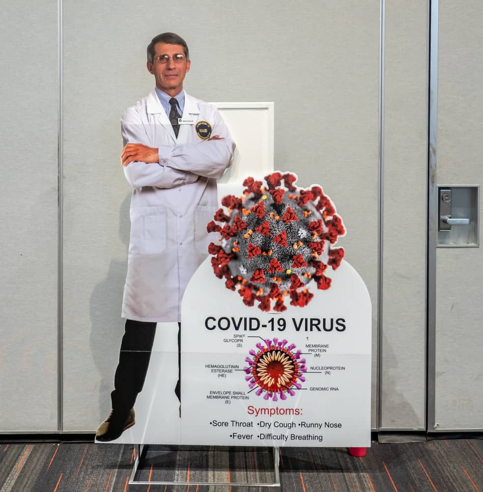 El Dr Anthony Fauci no está de acuerdo con distintas teorías de conspiración sobre la vacuna Covid-19