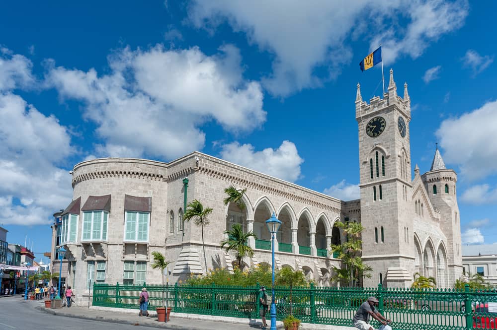 Barbados es una ciudad no solo para descanzar, también puedes hacer planes familiares, sola o con amigos por la diversidad de actividades que ofrece esta preciosa isla caribeña,